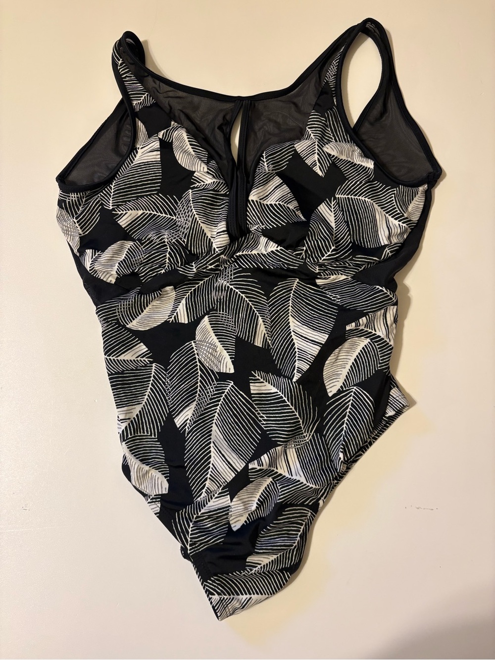 Classic Black & White Leaf Print One-Piece Swimsuit